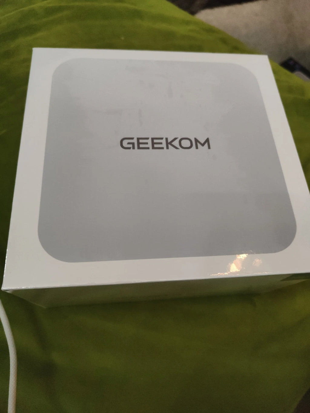 GEEKOM A7 Max Mini PC – Ryzen 9 7940HS, 16GB RAM, 1TB SSD, Windows 11 Pro