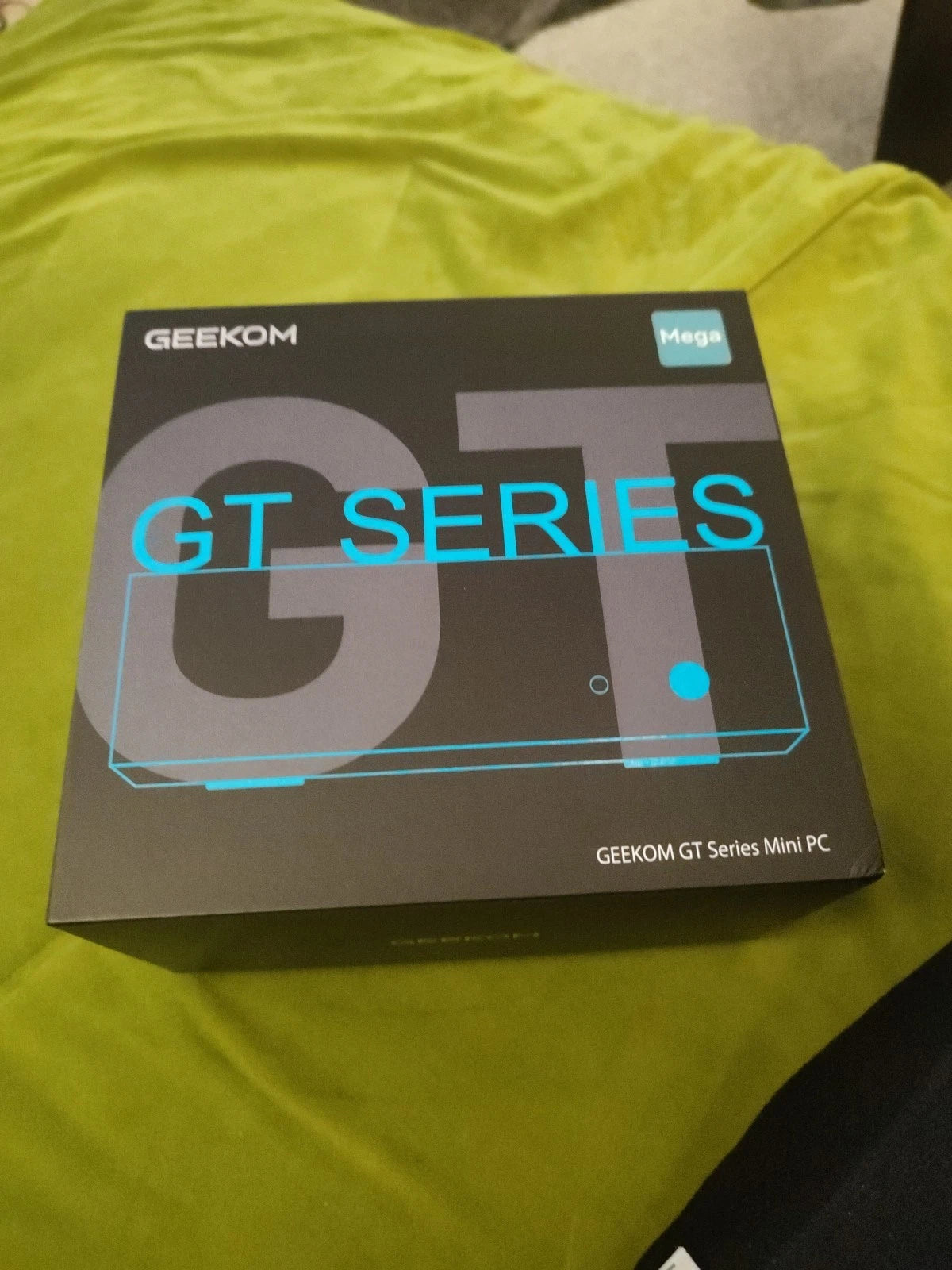 GEEKOM GT1 Mega Mini PC – Intel Core Ultra 5 125H, 32GB RAM, 1TB SSD, Windows 11 Pro