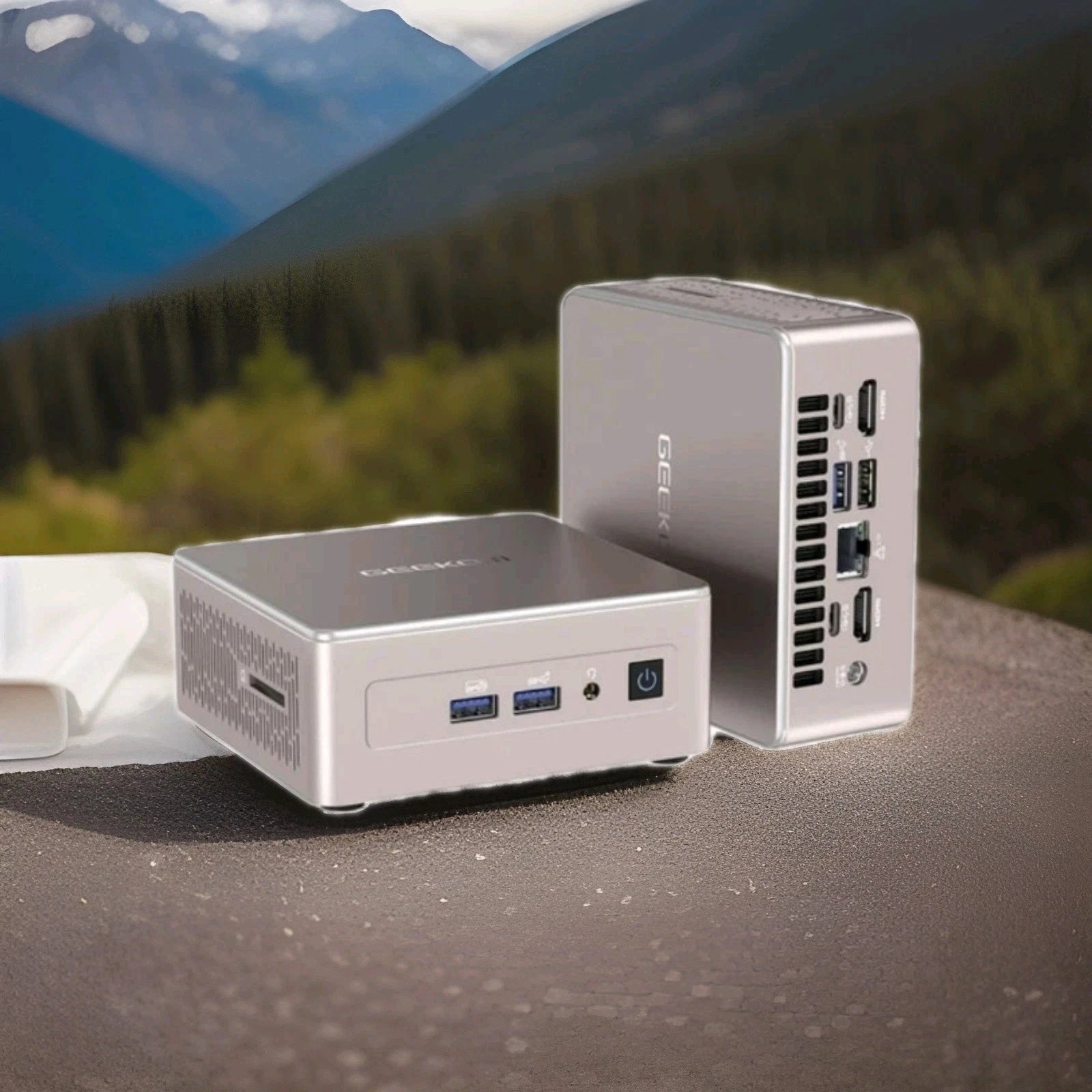 GEEKOM A7 Max Mini PC – Ryzen 9 7940HS, 16GB RAM, 1TB SSD, Windows 11 Pro